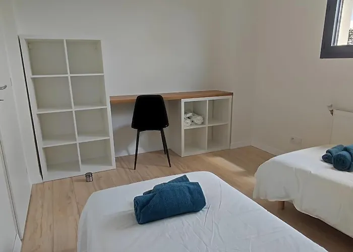Maison Neuve Avec Piscine Chauffee De Mai A Septembre A 6 Minutes De La Plage