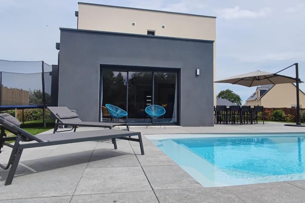 Holiday home Maison Neuve Avec Piscine Chauffee De Mai A Septembre A 6 Minutes De La Gonneville-en-Auge