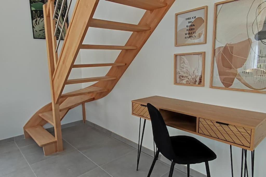 Holiday home Maison Neuve Avec Piscine Chauffee De Mai A Septembre A 6 Minutes De La *