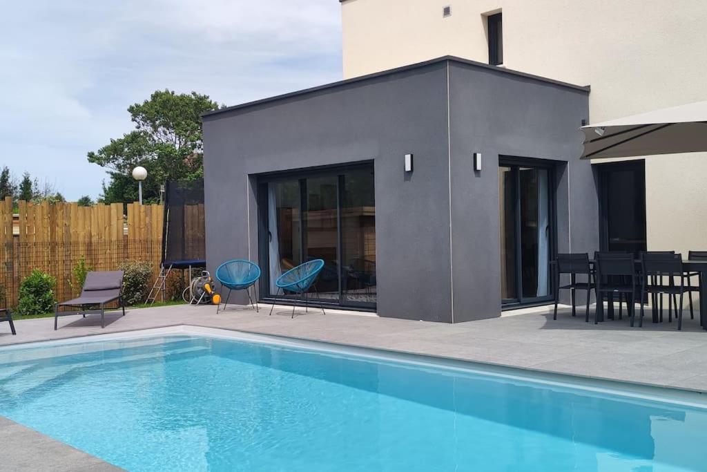 Holiday home Maison Neuve Avec Piscine Chauffee De Mai A Septembre A 6 Minutes De La Gonneville-en-Auge