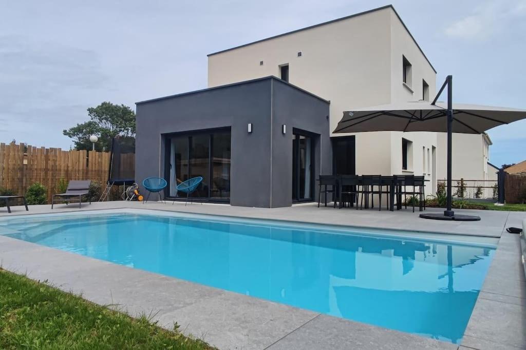 Maison Neuve Avec Piscine Chauffee De Mai A Septembre A 6 Minutes De La * Gonneville-en-Auge
